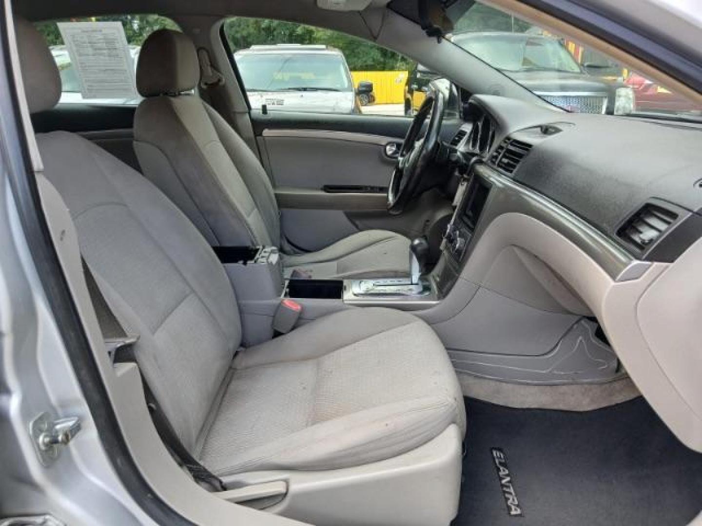 2009 Silver Saturn Aura XE (1G8ZS57B29F) with an 2.4L L4 DOHC 16V engine, 4-Speed Automatic transmission, located at 1806 Veterans Memorial Hwy SW, Austell, GA, 30168, (770) 944-9558, 33.817959, -84.606987 - Photo#12