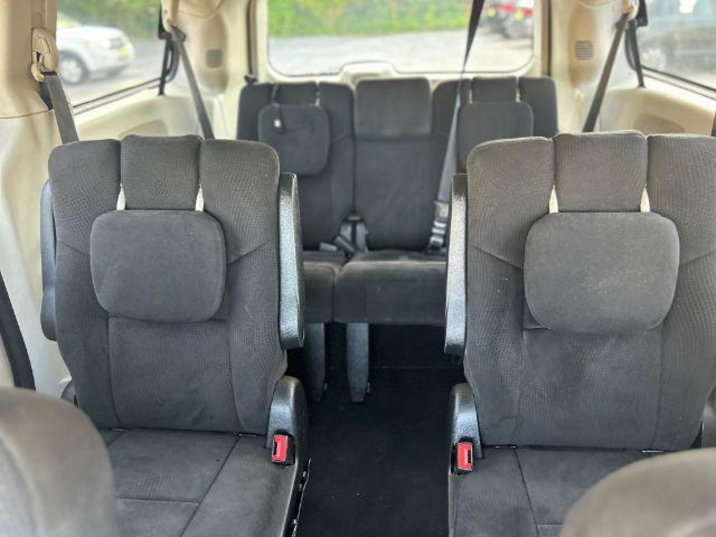 2011 Silver Dodge Grand Caravan Express (2D4RN4DG8BR) with an 3.6L V6 DOHC 24V engine, located at 1806 Veterans Memorial Hwy SW, Austell, GA, 30168, (770) 944-9558, 33.817959, -84.606987 - Photo#11