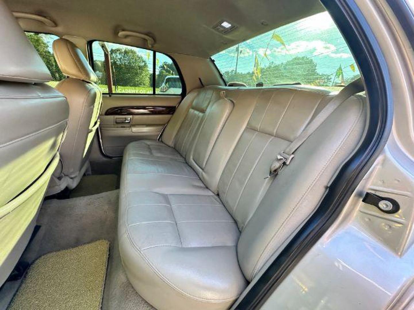 2006 Silver Mercury Grand Marquis LS Premium (2MEFM75V66X) with an 4.6L V8 OHC 16V FFV engine, 4-Speed Automatic transmission, located at 1806 Veterans Memorial Hwy SW, Austell, GA, 30168, (770) 944-9558, 33.817959, -84.606987 - Photo#10