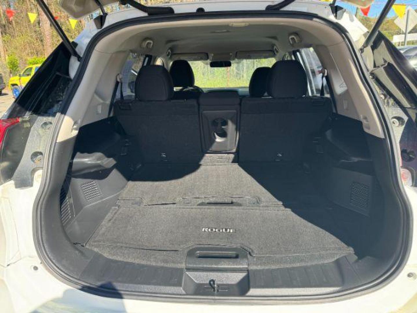 2011 Black /Black Cloth Interior Nissan Rogue SV FWD (JN8AS5MT0BW) with an 2.5L L4 DOHC 16V engine, Continuously Variabl transmission, located at 1806 Veterans Memorial Hwy SW, Austell, GA, 30168, (770) 944-9558, 33.817959, -84.606987 - Photo#17