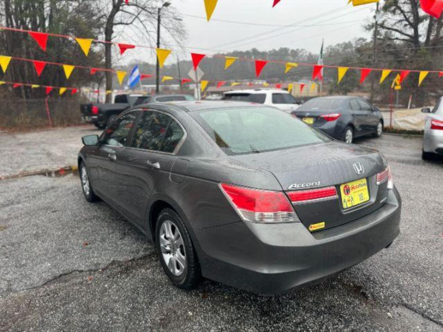 2011 Gray Honda Accord SE Sedan AT (1HGCP2F69BA) with an 2.4L L4 DOHC 16V engine, 5-Speed Automatic transmission, located at 1806 Veterans Memorial Hwy SW, Austell, GA, 30168, (770) 944-9558, 33.817959, -84.606987 - Photo#5