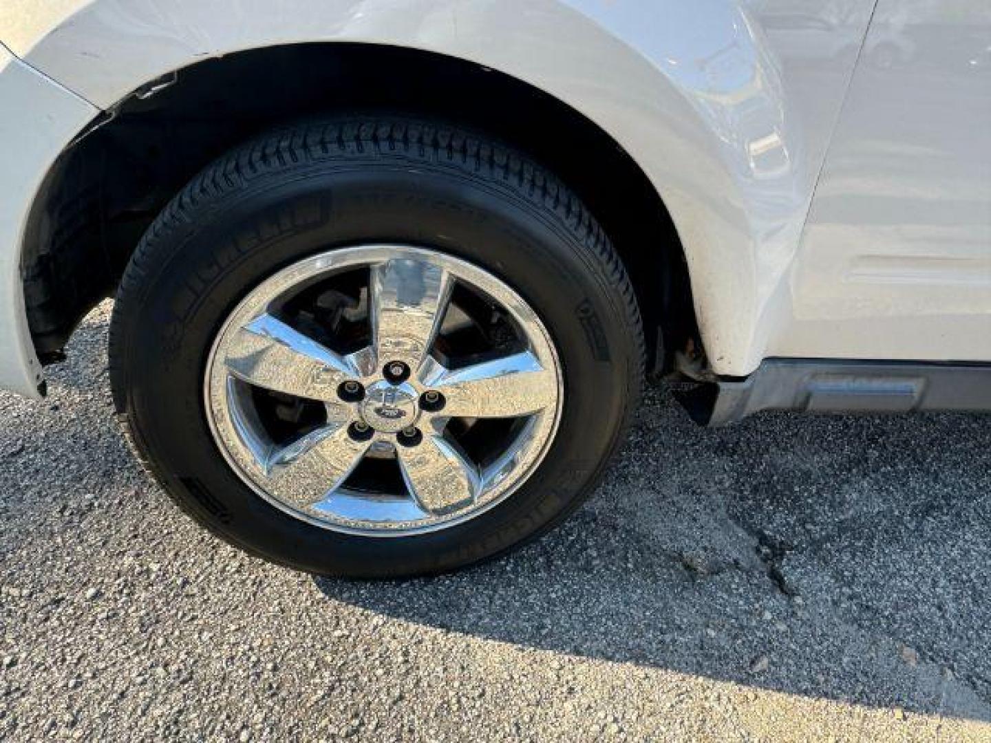 2012 White Ford Escape Limited FWD (1FMCU0E73CK) with an 2.5L L4 DOHC 16V engine, 6-Speed Automatic transmission, located at 1806 Veterans Memorial Hwy SW, Austell, GA, 30168, (770) 944-9558, 33.817959, -84.606987 - Photo#19