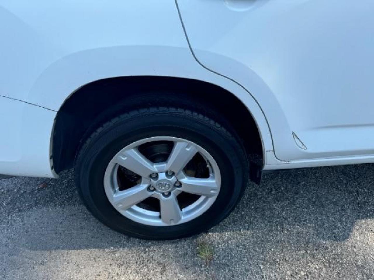 2008 White Toyota RAV4 Base I4 2WD (JTMZD33VX85) with an 2.4L L4 DOHC 16V engine, 4-Speed Automatic transmission, located at 1806 Veterans Memorial Hwy SW, Austell, GA, 30168, (770) 944-9558, 33.817959, -84.606987 - Photo#20