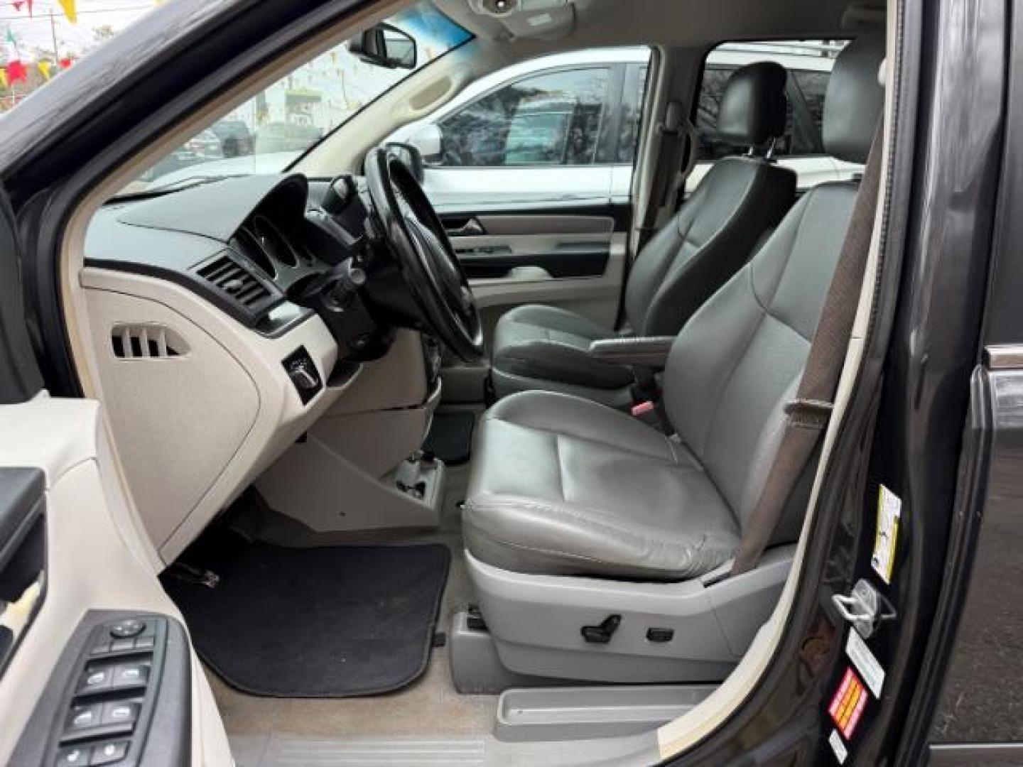 2012 GRAY Volkswagen Routan SE (2C4RVABG8CR) with an 3.6L V6 DOHC 24V engine, 6-Speed Automatic transmission, located at 1806 Veterans Memorial Hwy SW, Austell, GA, 30168, (770) 944-9558, 33.817959, -84.606987 - Photo#14