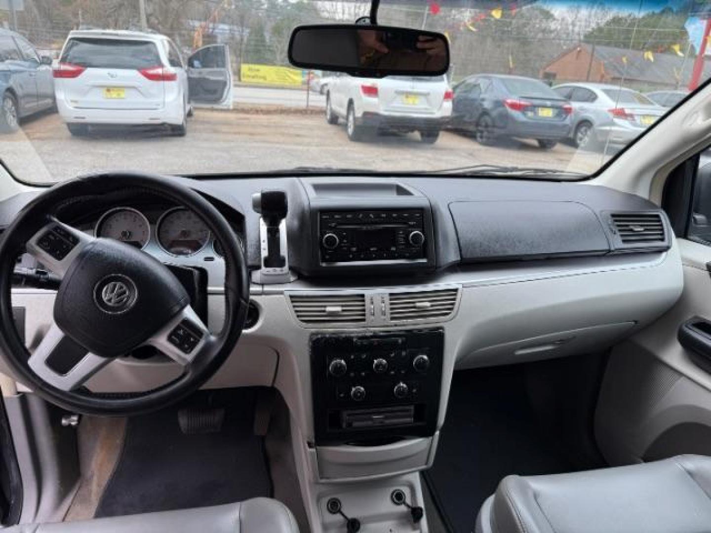 2012 GRAY Volkswagen Routan SE (2C4RVABG8CR) with an 3.6L V6 DOHC 24V engine, 6-Speed Automatic transmission, located at 1806 Veterans Memorial Hwy SW, Austell, GA, 30168, (770) 944-9558, 33.817959, -84.606987 - Photo#15