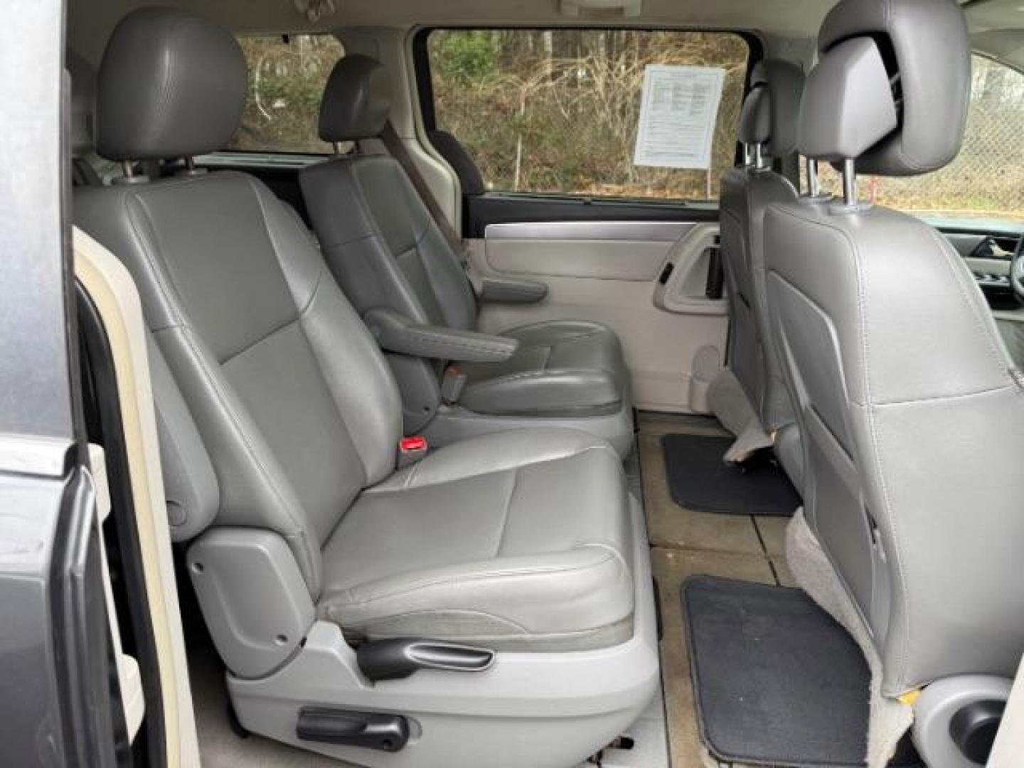 2012 GRAY Volkswagen Routan SE (2C4RVABG8CR) with an 3.6L V6 DOHC 24V engine, 6-Speed Automatic transmission, located at 1806 Veterans Memorial Hwy SW, Austell, GA, 30168, (770) 944-9558, 33.817959, -84.606987 - Photo#19