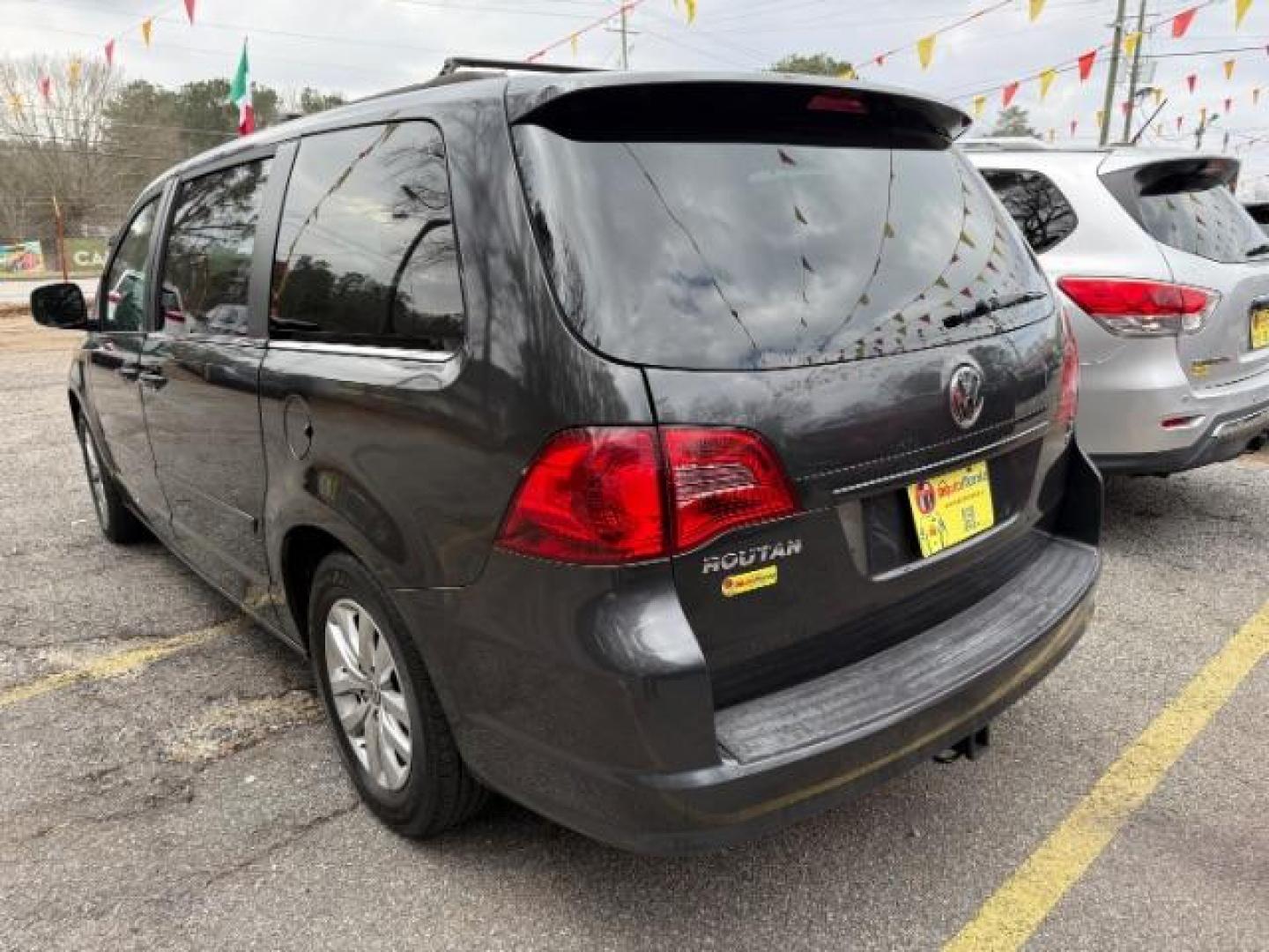 2012 GRAY Volkswagen Routan SE (2C4RVABG8CR) with an 3.6L V6 DOHC 24V engine, 6-Speed Automatic transmission, located at 1806 Veterans Memorial Hwy SW, Austell, GA, 30168, (770) 944-9558, 33.817959, -84.606987 - Photo#1