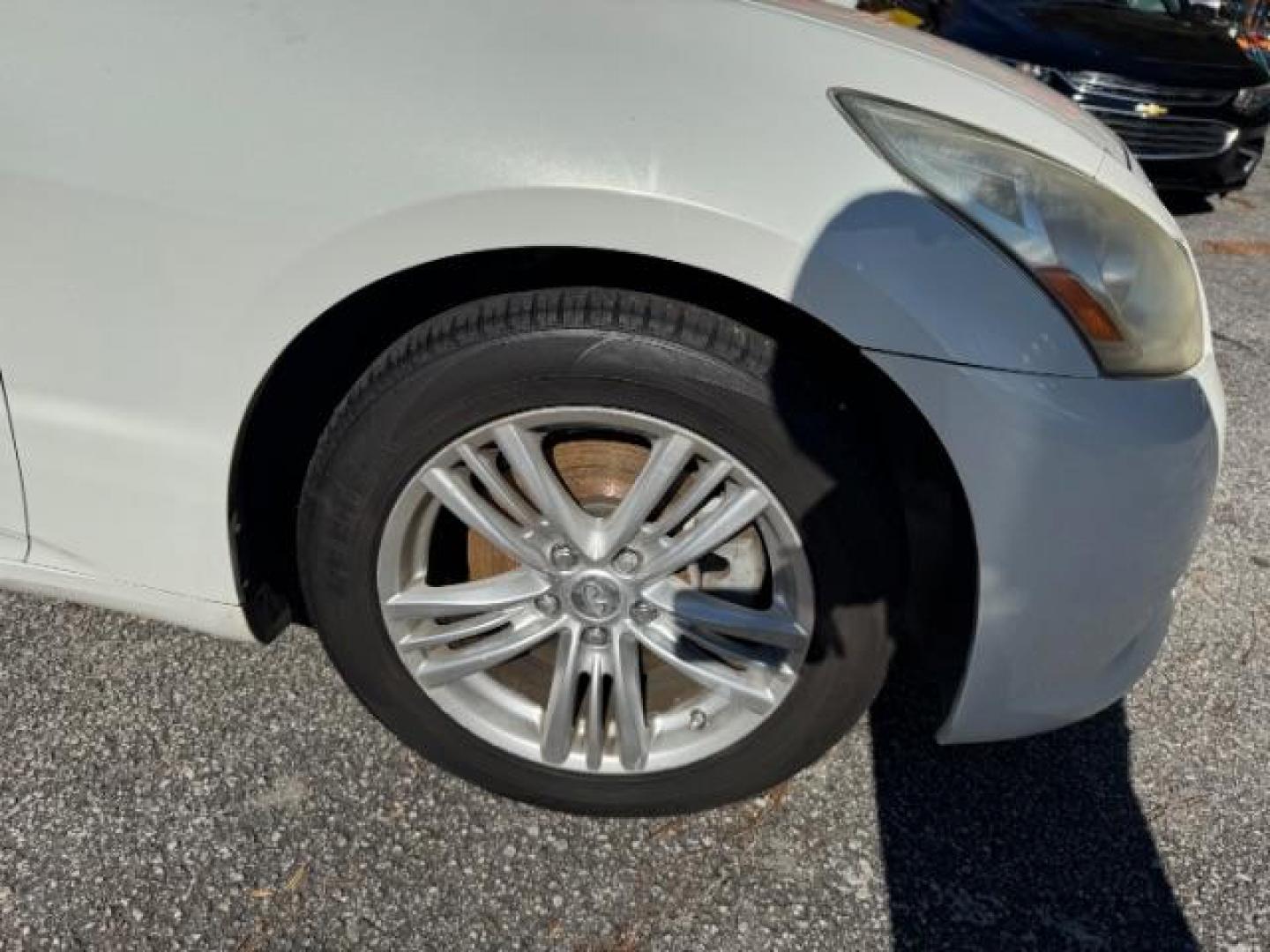 2011 WHITE Infiniti G Sedan G25x AWD (JN1DV6AR5BM) with an 2.5L L4 DOHC 16V engine, 5-Speed Automatic transmission, located at 1806 Veterans Memorial Hwy SW, Austell, GA, 30168, (770) 944-9558, 33.817959, -84.606987 - Photo#15