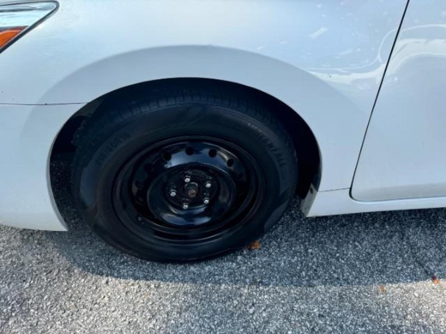 2013 WHITE Nissan Altima 2.5 (1N4AL3AP6DC) with an 2.5L L4 DOHC 16V engine, 6-Speed Manual transmission, located at 1806 Veterans Memorial Hwy SW, Austell, GA, 30168, (770) 944-9558, 33.817959, -84.606987 - Photo#18