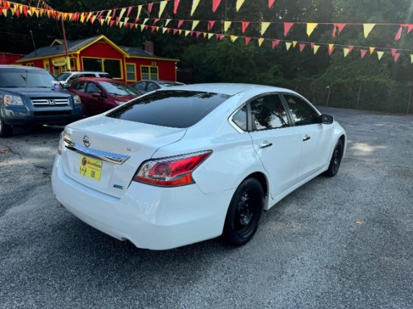 2013 WHITE Nissan Altima 2.5 (1N4AL3AP6DC) with an 2.5L L4 DOHC 16V engine, 6-Speed Manual transmission, located at 1806 Veterans Memorial Hwy SW, Austell, GA, 30168, (770) 944-9558, 33.817959, -84.606987 - Photo#2