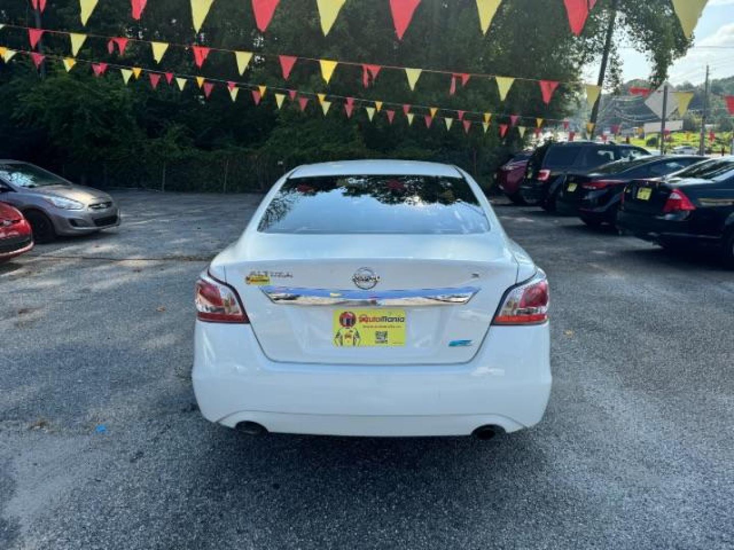 2013 WHITE Nissan Altima 2.5 (1N4AL3AP6DC) with an 2.5L L4 DOHC 16V engine, 6-Speed Manual transmission, located at 1806 Veterans Memorial Hwy SW, Austell, GA, 30168, (770) 944-9558, 33.817959, -84.606987 - Photo#3