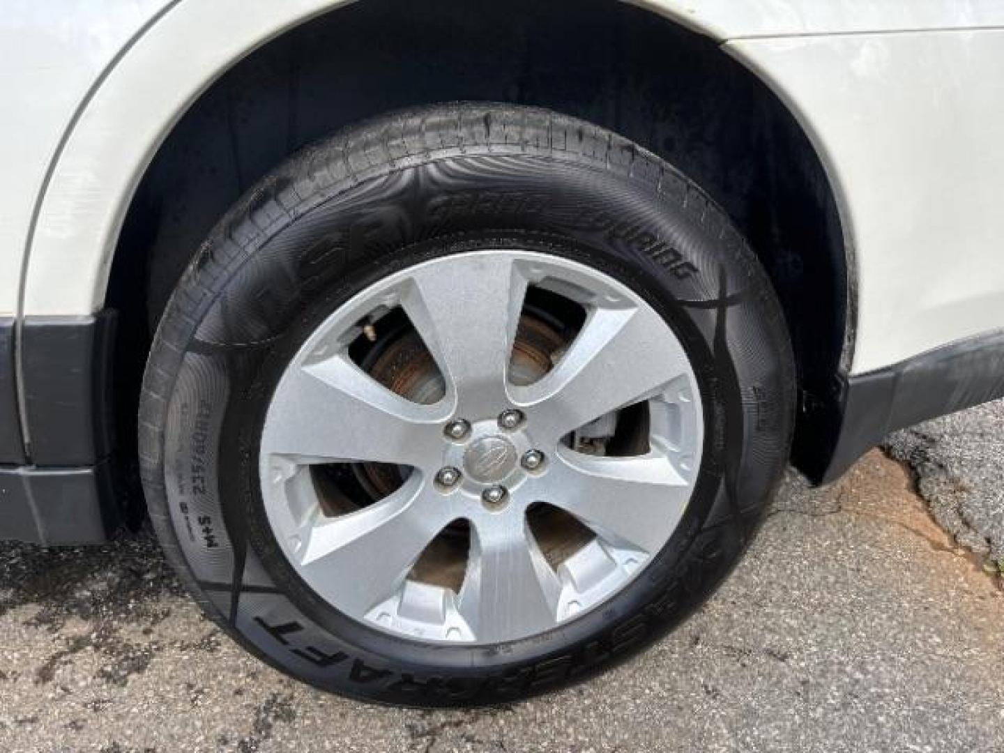 2010 White Subaru Outback 2.5i Limited (4S4BRCKC0A3) with an 2.5L H4 DOHC 16V engine, Continuously Variable Transmission transmission, located at 1806 Veterans Memorial Hwy SW, Austell, GA, 30168, (770) 944-9558, 33.817959, -84.606987 - Photo#16