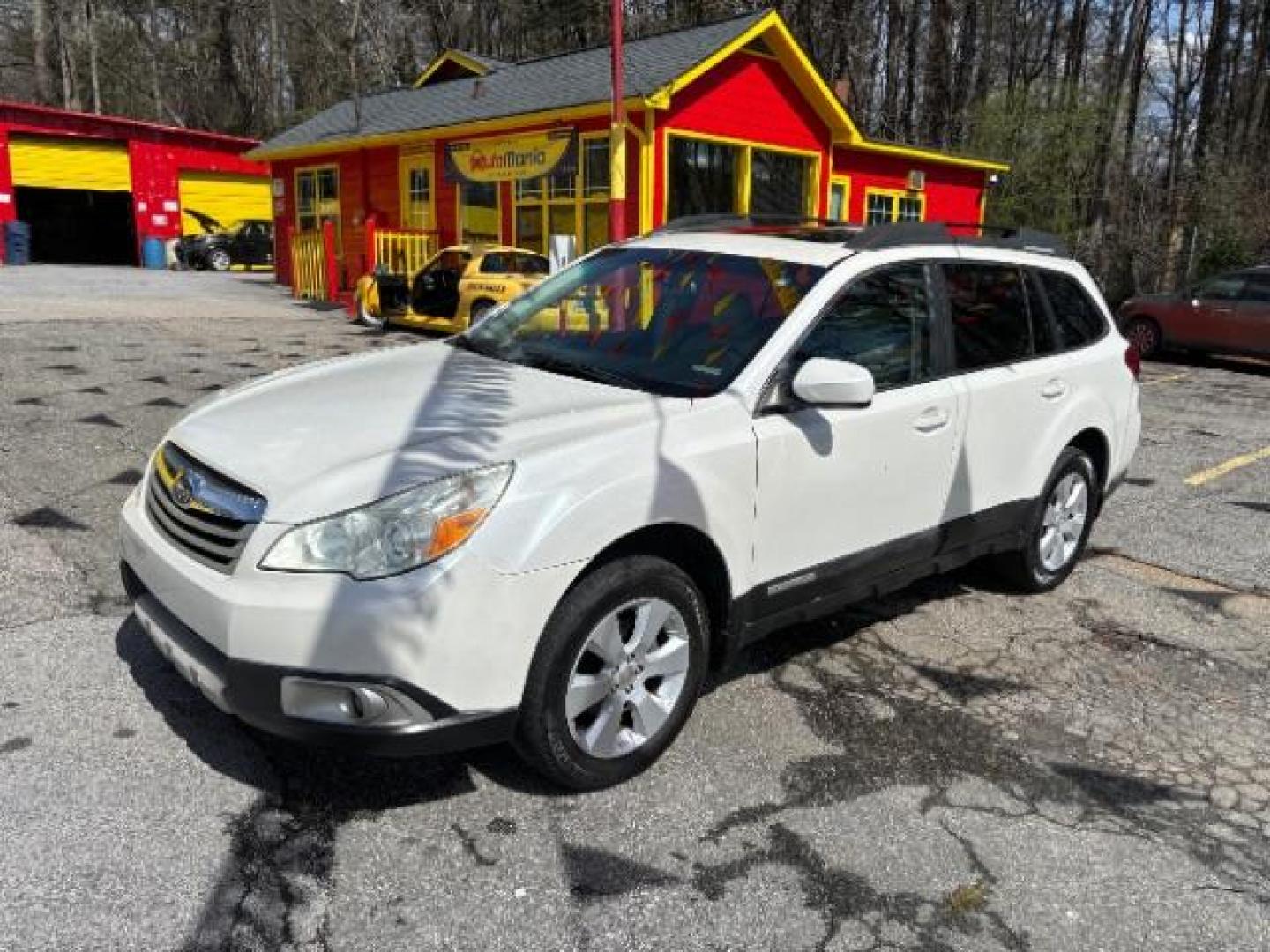 2010 White Subaru Outback 2.5i Limited (4S4BRCKC0A3) with an 2.5L H4 DOHC 16V engine, Continuously Variable Transmission transmission, located at 1806 Veterans Memorial Hwy SW, Austell, GA, 30168, (770) 944-9558, 33.817959, -84.606987 - Photo#2