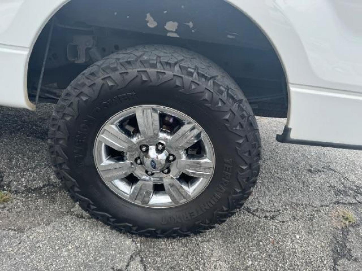 2011 White Ford F-150 XLT SuperCrew 5.5-ft (1FTFW1ET1BF) with an 3.5L V6 TURBO engine, 6-Speed Automatic transmission, located at 1806 Veterans Memorial Hwy SW, Austell, GA, 30168, (770) 944-9558, 33.817959, -84.606987 - Photo#17