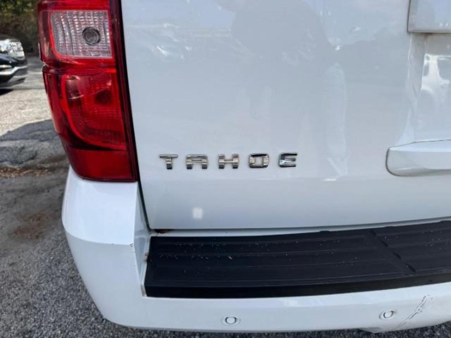 2013 White Chevrolet Tahoe LT 2WD (1GNSCBE00DR) with an 5.3L V8 OHV 16V FFV engine, 6-Speed Automatic transmission, located at 1806 Veterans Memorial Hwy SW, Austell, GA, 30168, (770) 944-9558, 33.817959, -84.606987 - Photo#19