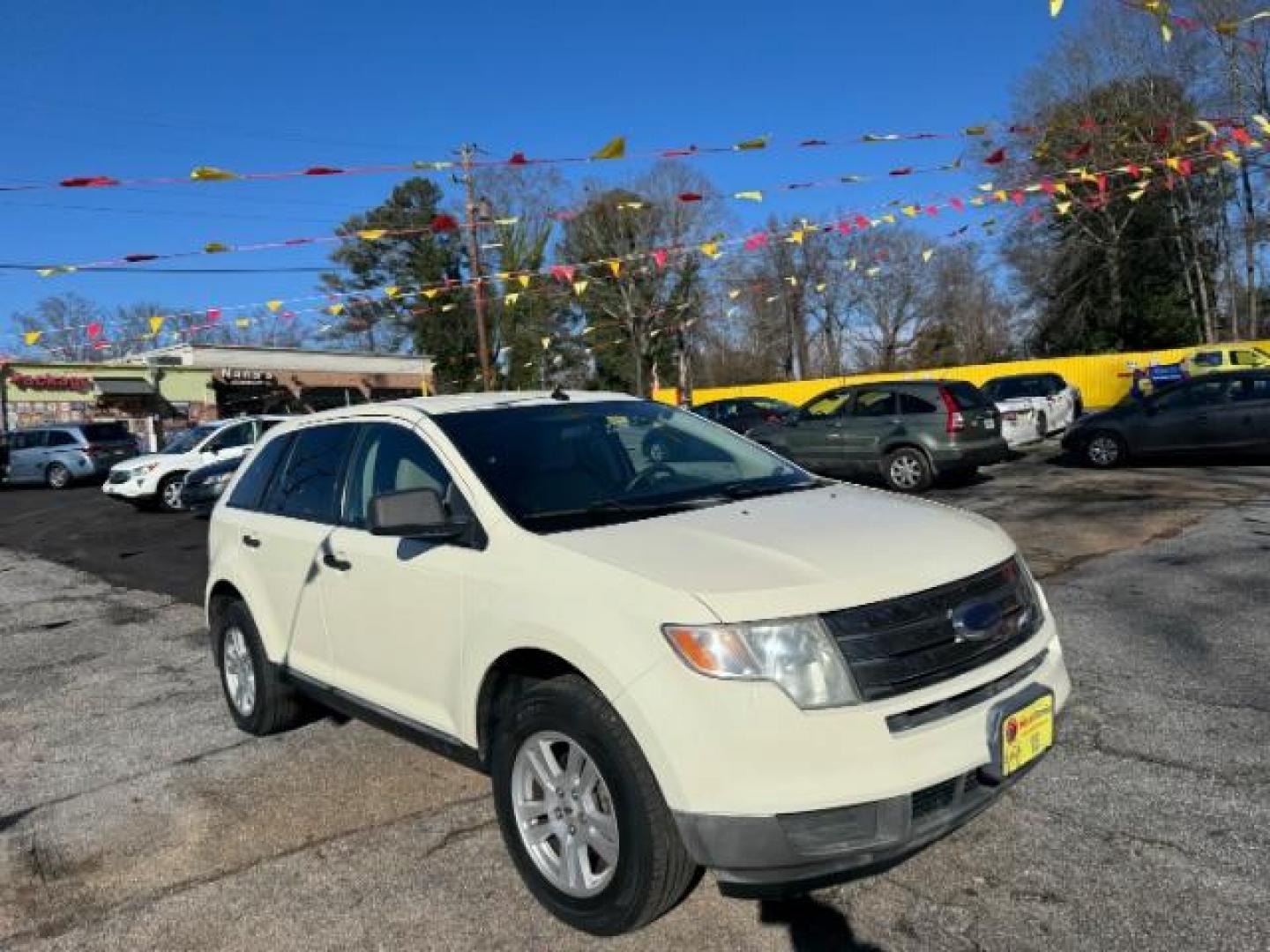 2008 Beige Ford Edge SE FWD (2FMDK36C98B) with an 3.5L V6 DOHC 24V engine, 6-Speed Automatic transmission, located at 1806 Veterans Memorial Hwy SW, Austell, GA, 30168, (770) 944-9558, 33.817959, -84.606987 - Photo#2