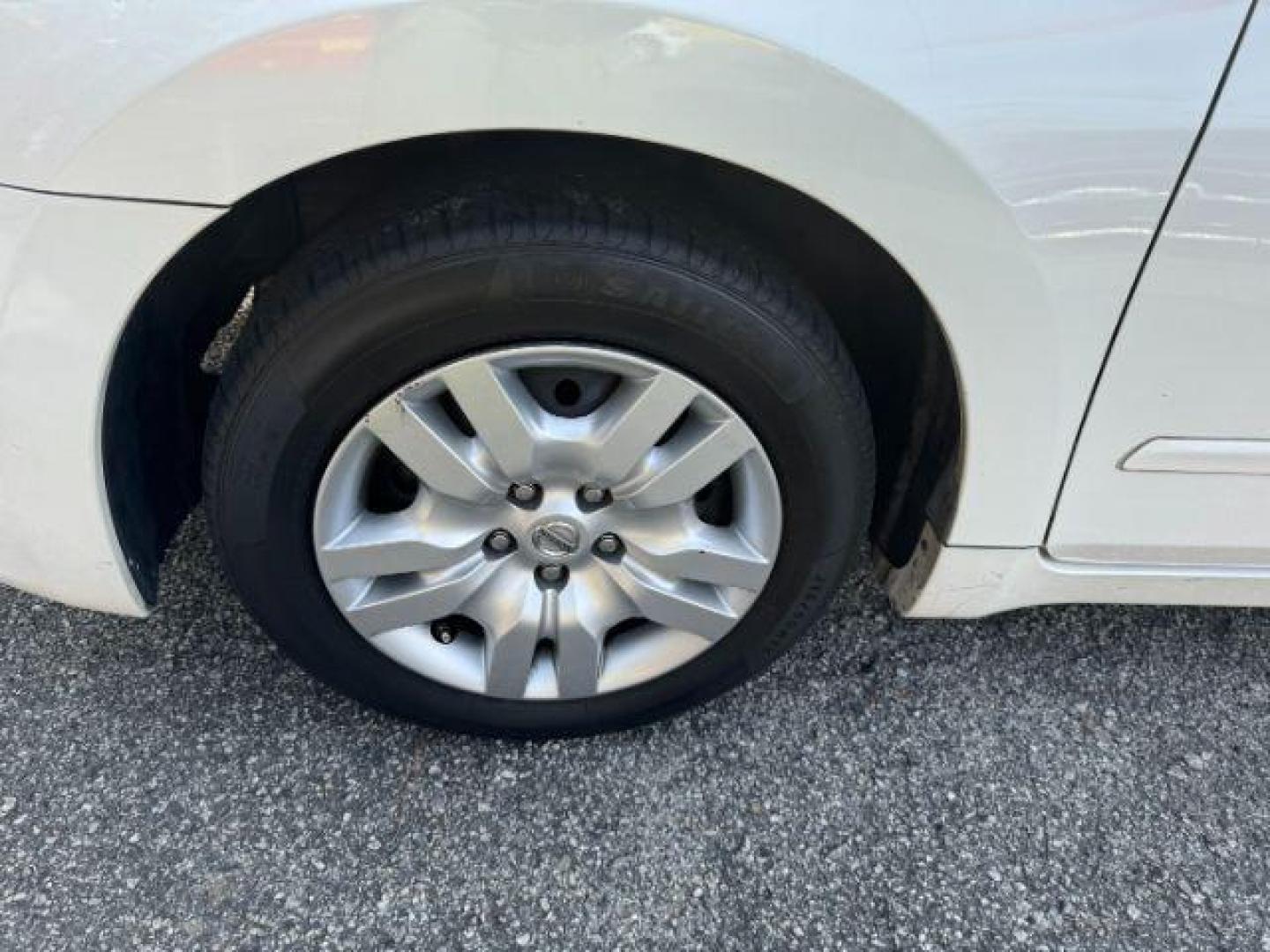 2012 White Nissan Altima 2.5 (1N4AL2APXCC) with an 2.5L L4 DOHC 16V engine, 6-Speed Manual transmission, located at 1806 Veterans Memorial Hwy SW, Austell, GA, 30168, (770) 944-9558, 33.817959, -84.606987 - Photo#17