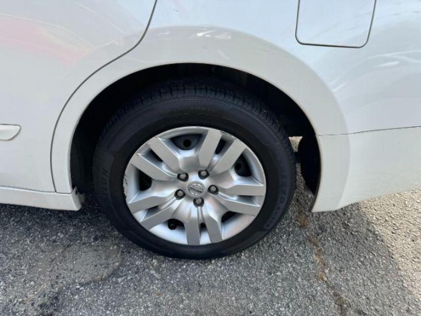 2012 White Nissan Altima 2.5 (1N4AL2APXCC) with an 2.5L L4 DOHC 16V engine, 6-Speed Manual transmission, located at 1806 Veterans Memorial Hwy SW, Austell, GA, 30168, (770) 944-9558, 33.817959, -84.606987 - Photo#20