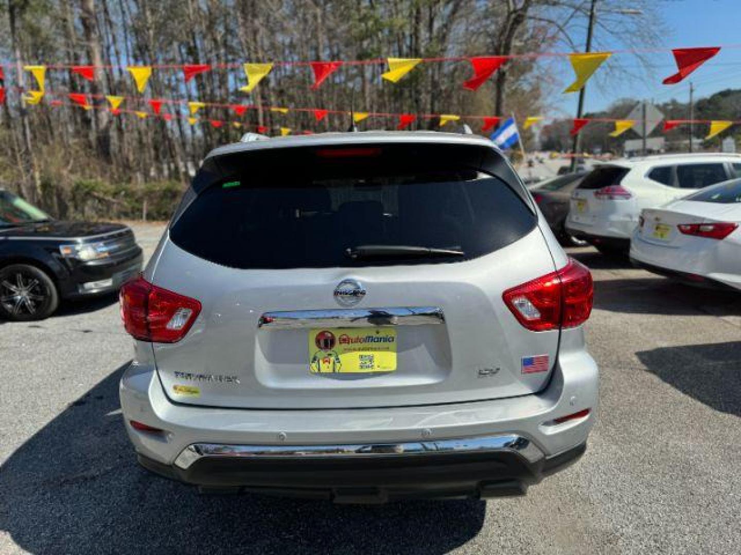 2017 Silver Nissan Pathfinder SV 2WD (5N1DR2MN1HC) with an 3.5L V6 DOHC 24V engine, Continuously Variabl transmission, located at 1806 Veterans Memorial Hwy SW, Austell, GA, 30168, (770) 944-9558, 33.817959, -84.606987 - Photo#4