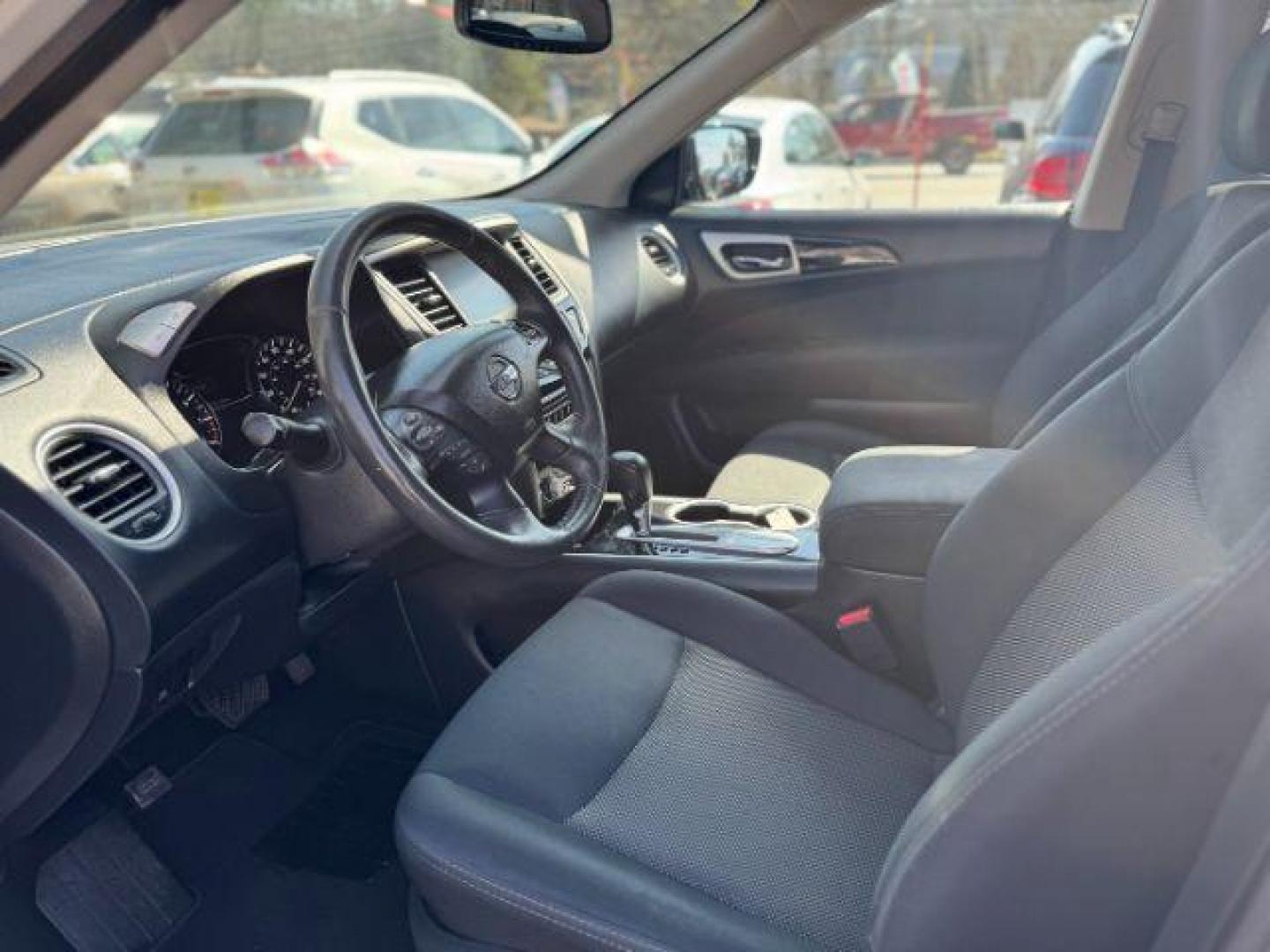 2017 Silver Nissan Pathfinder SV 2WD (5N1DR2MN1HC) with an 3.5L V6 DOHC 24V engine, Continuously Variabl transmission, located at 1806 Veterans Memorial Hwy SW, Austell, GA, 30168, (770) 944-9558, 33.817959, -84.606987 - Photo#6