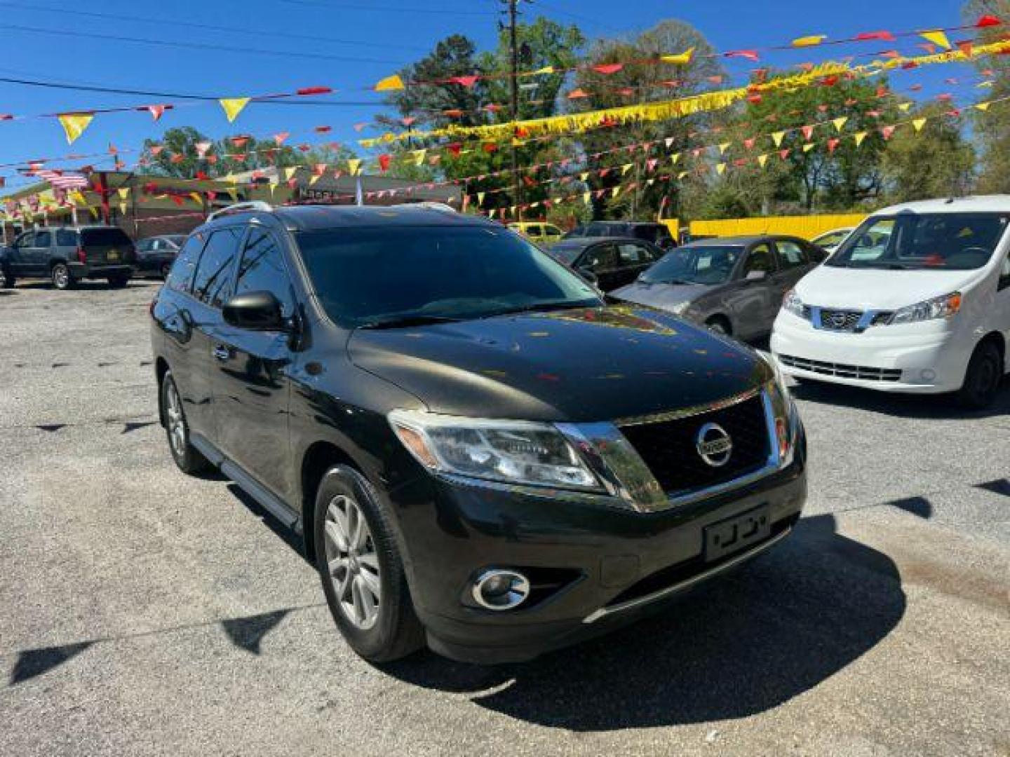 2015 Green Nissan Pathfinder SV 4WD (5N1AR2MM2FC) with an 3.5L V6 DOHC 24V engine, Continuously Variable Transmission transmission, located at 1806 Veterans Memorial Hwy SW, Austell, GA, 30168, (770) 944-9558, 33.817959, -84.606987 - Photo#1