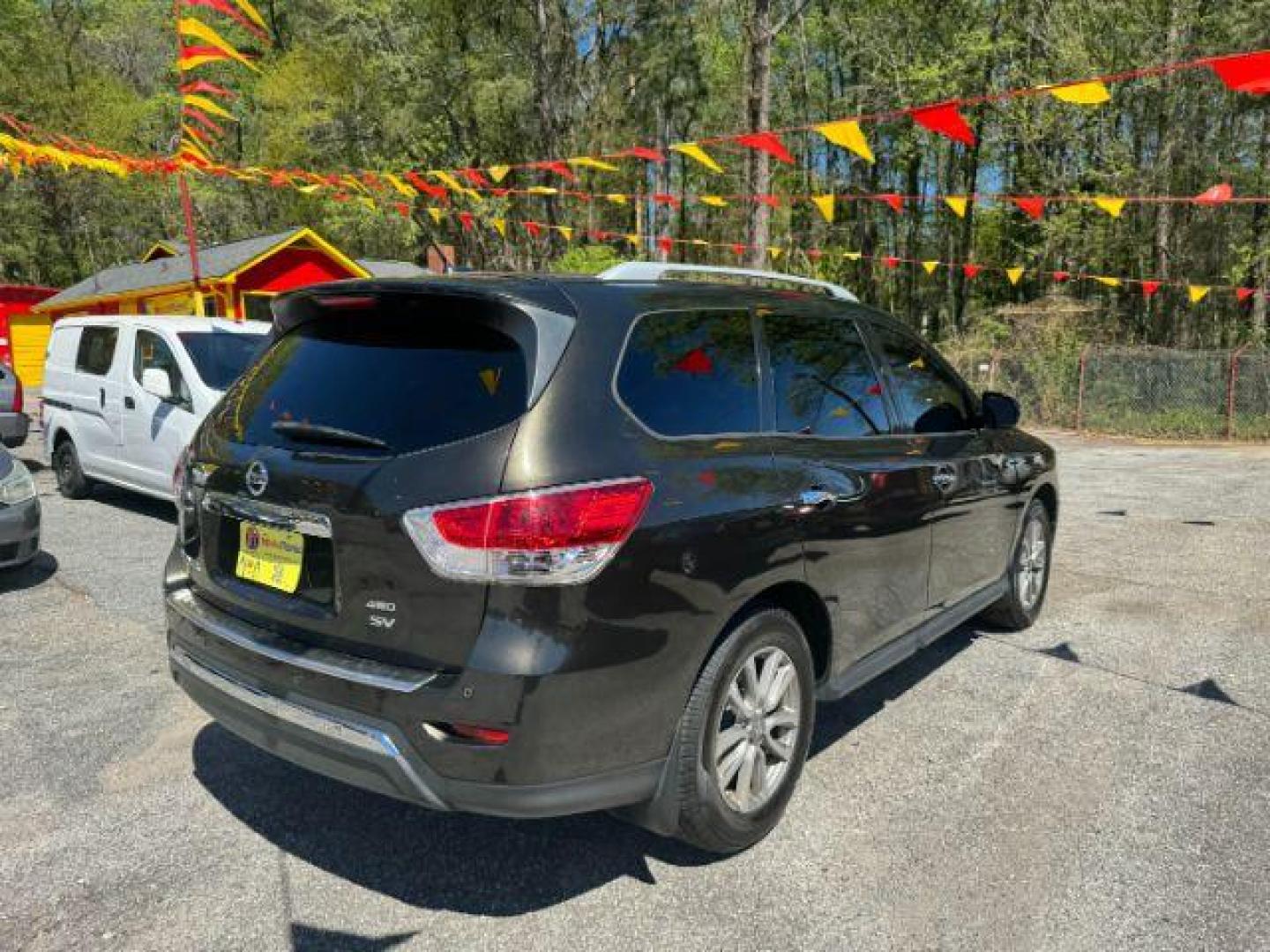 2015 Green Nissan Pathfinder SV 4WD (5N1AR2MM2FC) with an 3.5L V6 DOHC 24V engine, Continuously Variable Transmission transmission, located at 1806 Veterans Memorial Hwy SW, Austell, GA, 30168, (770) 944-9558, 33.817959, -84.606987 - Photo#2