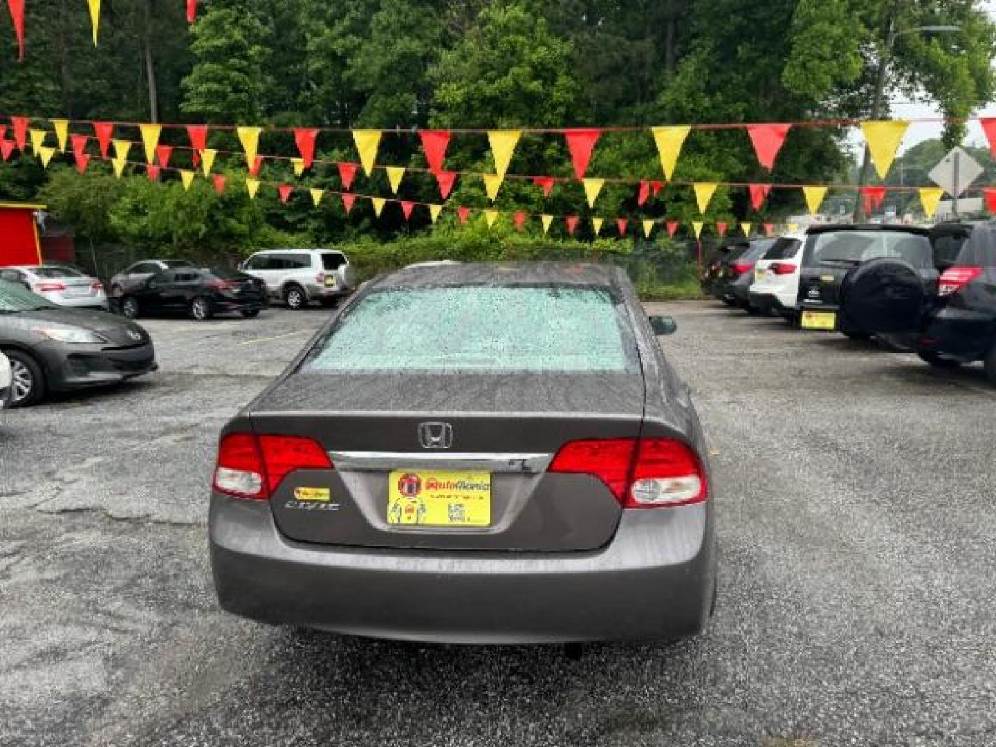 2011 Gray Honda Civic LX Sedan 5-Speed AT (19XFA1F52BE) with an 1.8L L4 SOHC 16V engine, 5-Speed Automatic transmission, located at 1806 Veterans Memorial Hwy SW, Austell, GA, 30168, (770) 944-9558, 33.817959, -84.606987 - Photo#4