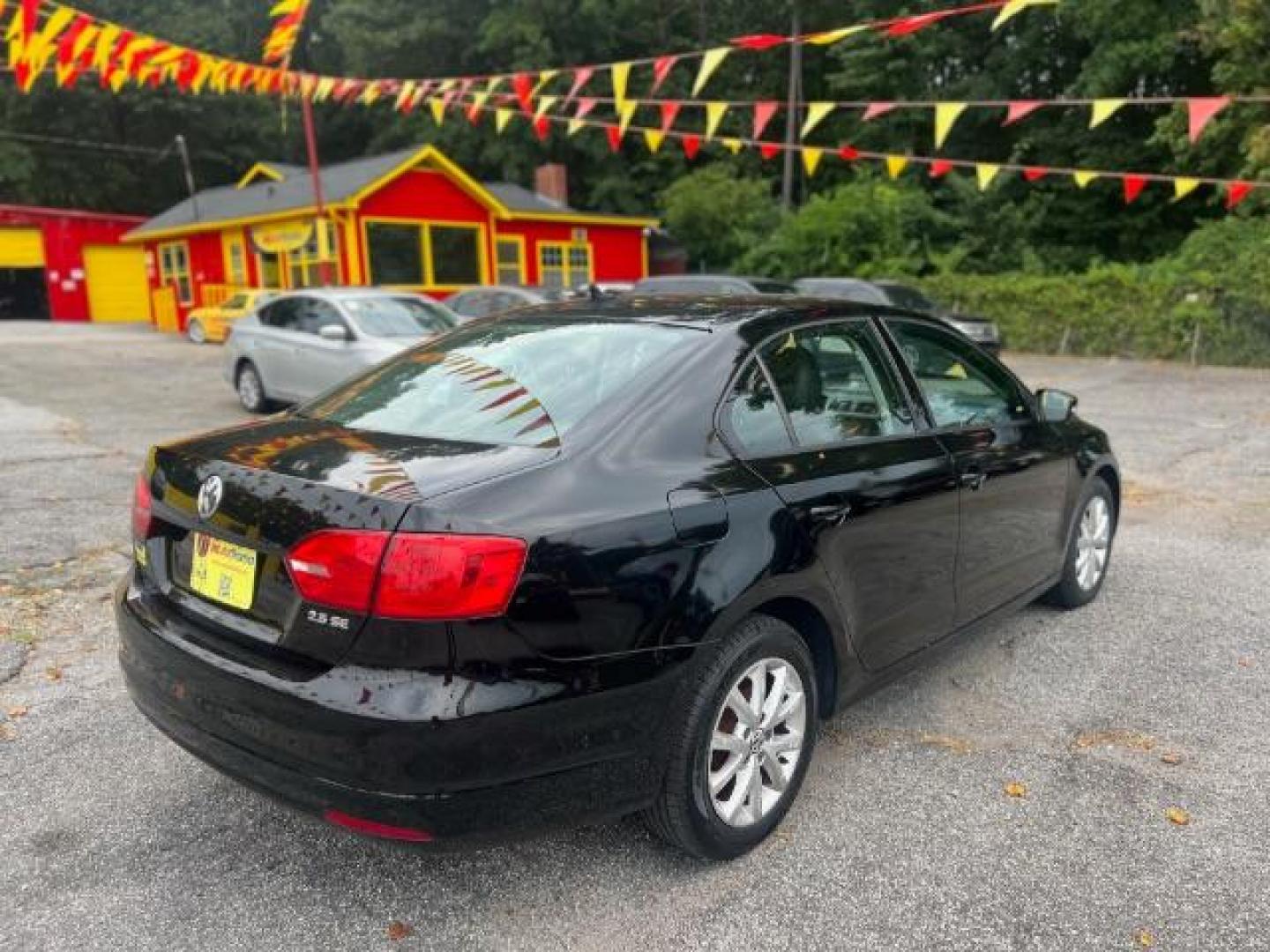 2011 Black Volkswagen Jetta SE PZEV (3VWDZ7AJ7BM) with an 2.5L L5 DOHC 20V engine, located at 1806 Veterans Memorial Hwy SW, Austell, GA, 30168, (770) 944-9558, 33.817959, -84.606987 - Photo#3