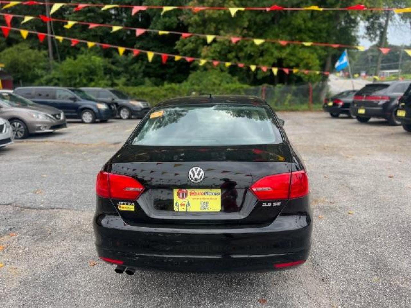 2011 Black Volkswagen Jetta SE PZEV (3VWDZ7AJ7BM) with an 2.5L L5 DOHC 20V engine, located at 1806 Veterans Memorial Hwy SW, Austell, GA, 30168, (770) 944-9558, 33.817959, -84.606987 - Photo#4