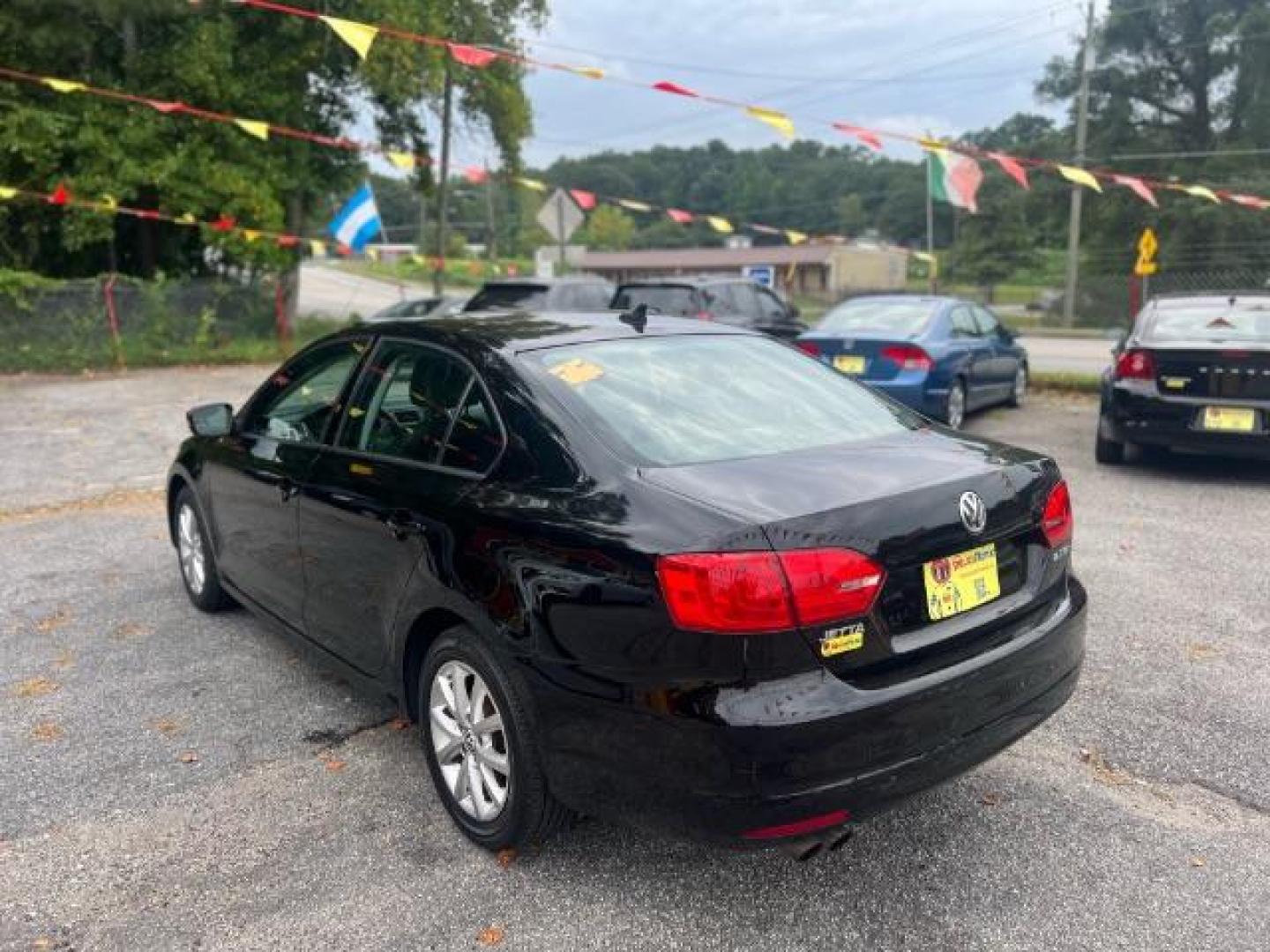 2011 Black Volkswagen Jetta SE PZEV (3VWDZ7AJ7BM) with an 2.5L L5 DOHC 20V engine, located at 1806 Veterans Memorial Hwy SW, Austell, GA, 30168, (770) 944-9558, 33.817959, -84.606987 - Photo#5