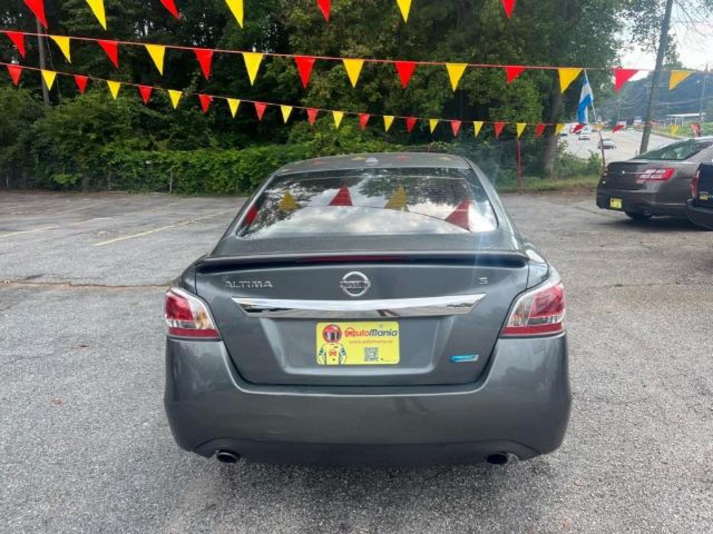 2014 Gray Nissan Altima 2.5 S (1N4AL3AP4EC) with an 2.5L L4 DOHC 16V engine, Continuously Variable Transmission transmission, located at 1806 Veterans Memorial Hwy SW, Austell, GA, 30168, (770) 944-9558, 33.817959, -84.606987 - Photo#4