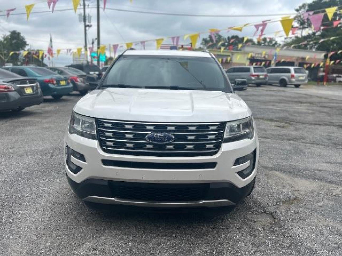 2016 White Ford Explorer XLT FWD (1FM5K7D80GG) with an 3.5L V6 DOHC 24V engine, 6-Speed Automatic transmission, located at 1806 Veterans Memorial Hwy SW, Austell, GA, 30168, (770) 944-9558, 33.817959, -84.606987 - Photo#1
