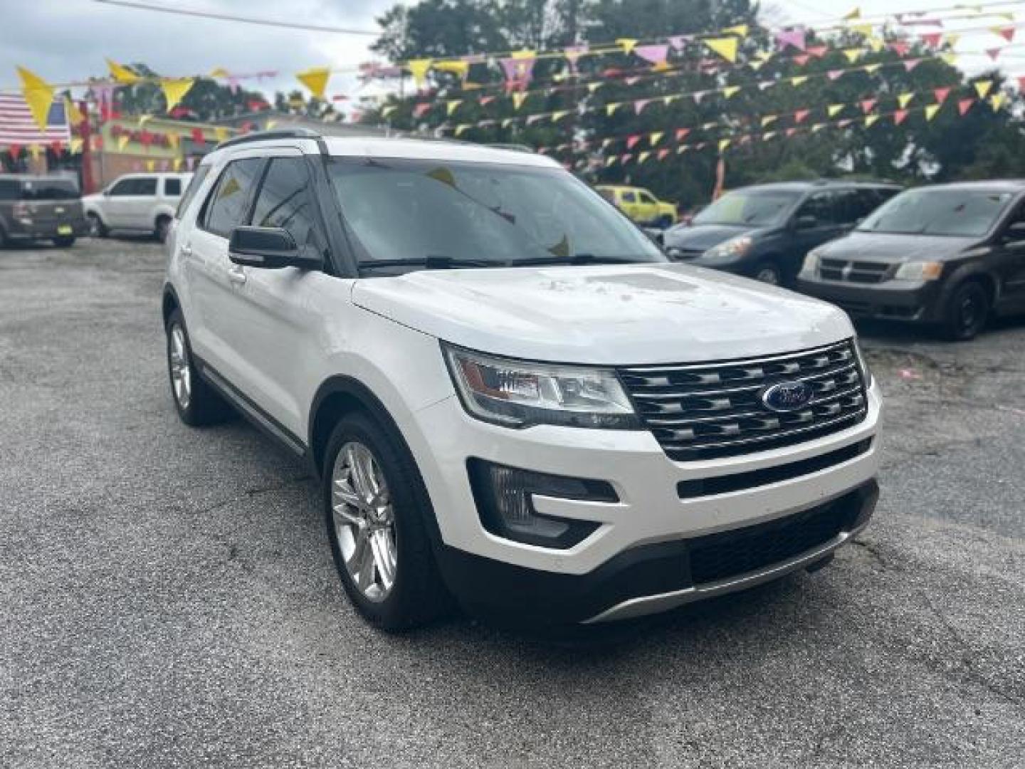 2016 White Ford Explorer XLT FWD (1FM5K7D80GG) with an 3.5L V6 DOHC 24V engine, 6-Speed Automatic transmission, located at 1806 Veterans Memorial Hwy SW, Austell, GA, 30168, (770) 944-9558, 33.817959, -84.606987 - Photo#2