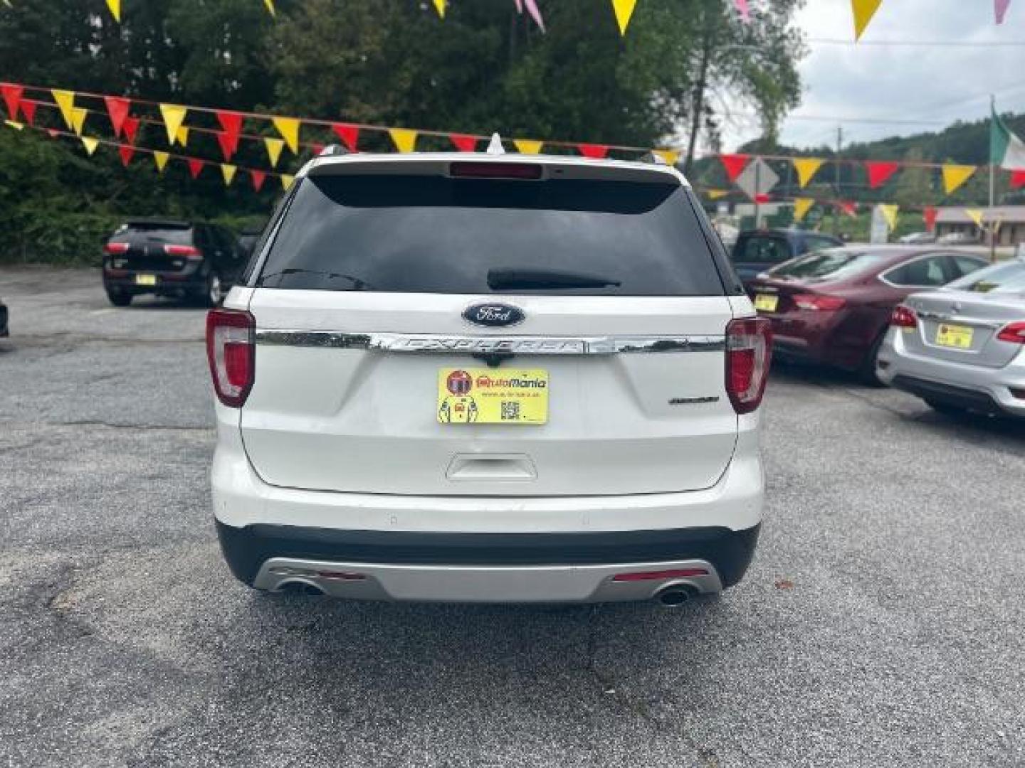 2016 White Ford Explorer XLT FWD (1FM5K7D80GG) with an 3.5L V6 DOHC 24V engine, 6-Speed Automatic transmission, located at 1806 Veterans Memorial Hwy SW, Austell, GA, 30168, (770) 944-9558, 33.817959, -84.606987 - Photo#4