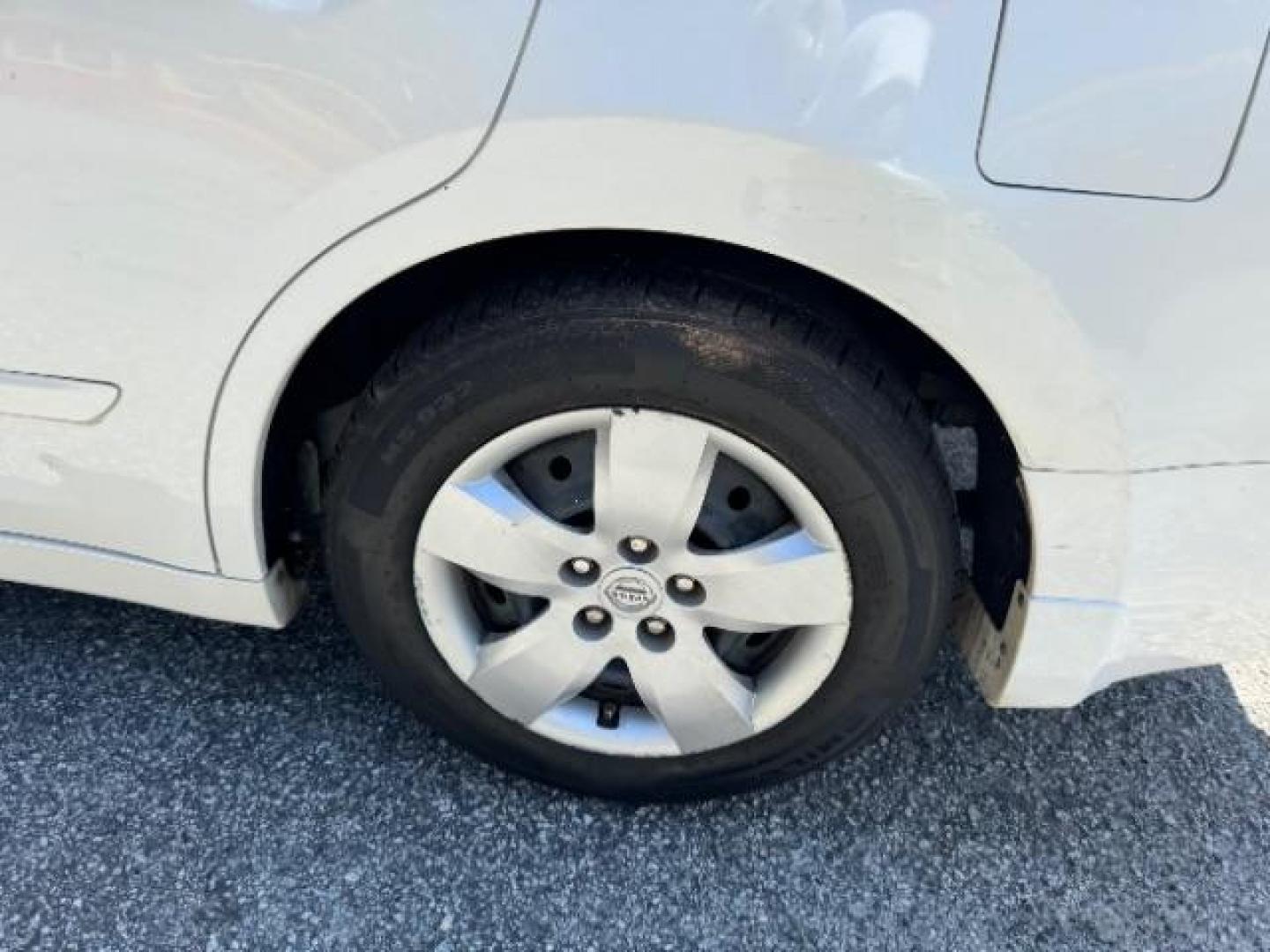 2012 White Nissan Altima 2.5 S (1N4AL2AP4CC) with an 2.5L L4 DOHC 16V engine, Continuously Variable Transmission transmission, located at 1806 Veterans Memorial Hwy SW, Austell, GA, 30168, (770) 944-9558, 33.817959, -84.606987 - Photo#21