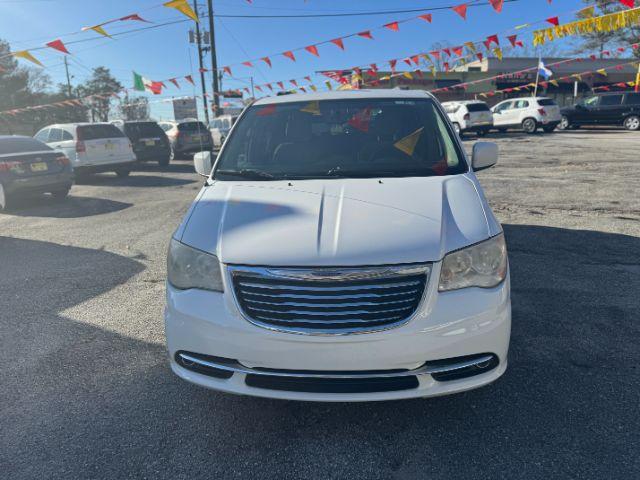 photo of 2014 Chrysler Town  and  Country