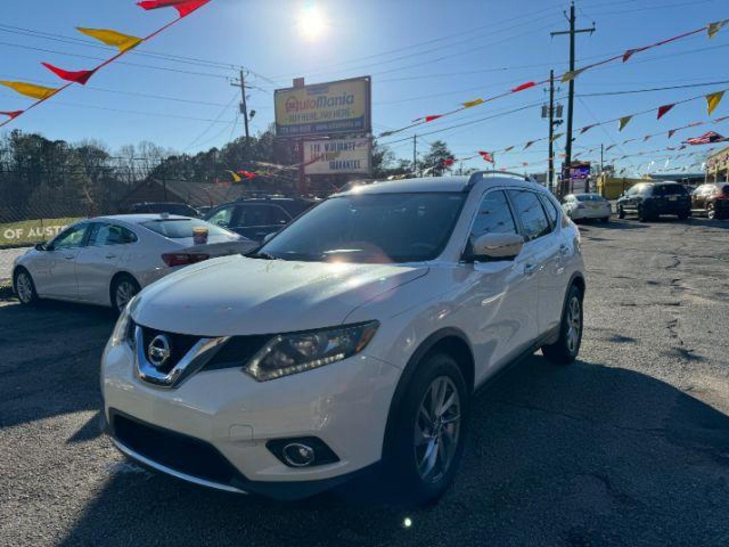 2014 White Nissan Rogue SL FWD (5N1AT2MT3EC) with an 2.5L L4 DOHC 16V engine, Continuously Variable Transmission transmission, located at 1806 Veterans Memorial Hwy SW, Austell, GA, 30168, (770) 944-9558, 33.817959, -84.606987 - Photo#0