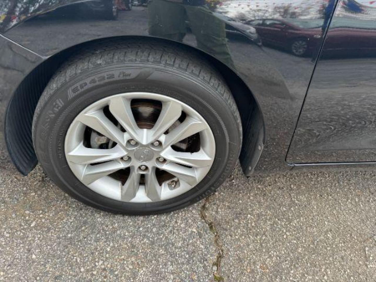 2013 Black Hyundai Elantra GT A/T (KMHD35LE3DU) with an 1.8L L4 16V DOHC engine, 6-Speed Automatic transmission, located at 1806 Veterans Memorial Hwy SW, Austell, GA, 30168, (770) 944-9558, 33.817959, -84.606987 - Photo#18