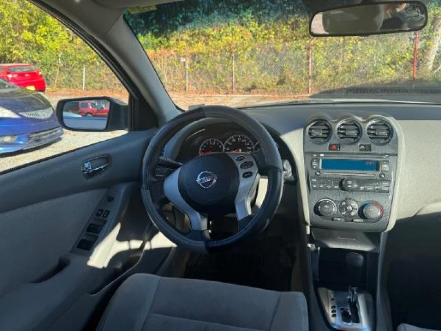 2011 Gray Nissan Altima 2.5 (1N4AL2AP4BC) with an 2.5L L4 DOHC 16V engine, Automatic transmission, located at 1806 Veterans Memorial Hwy SW, Austell, GA, 30168, (770) 944-9558, 33.817959, -84.606987 - Photo#12