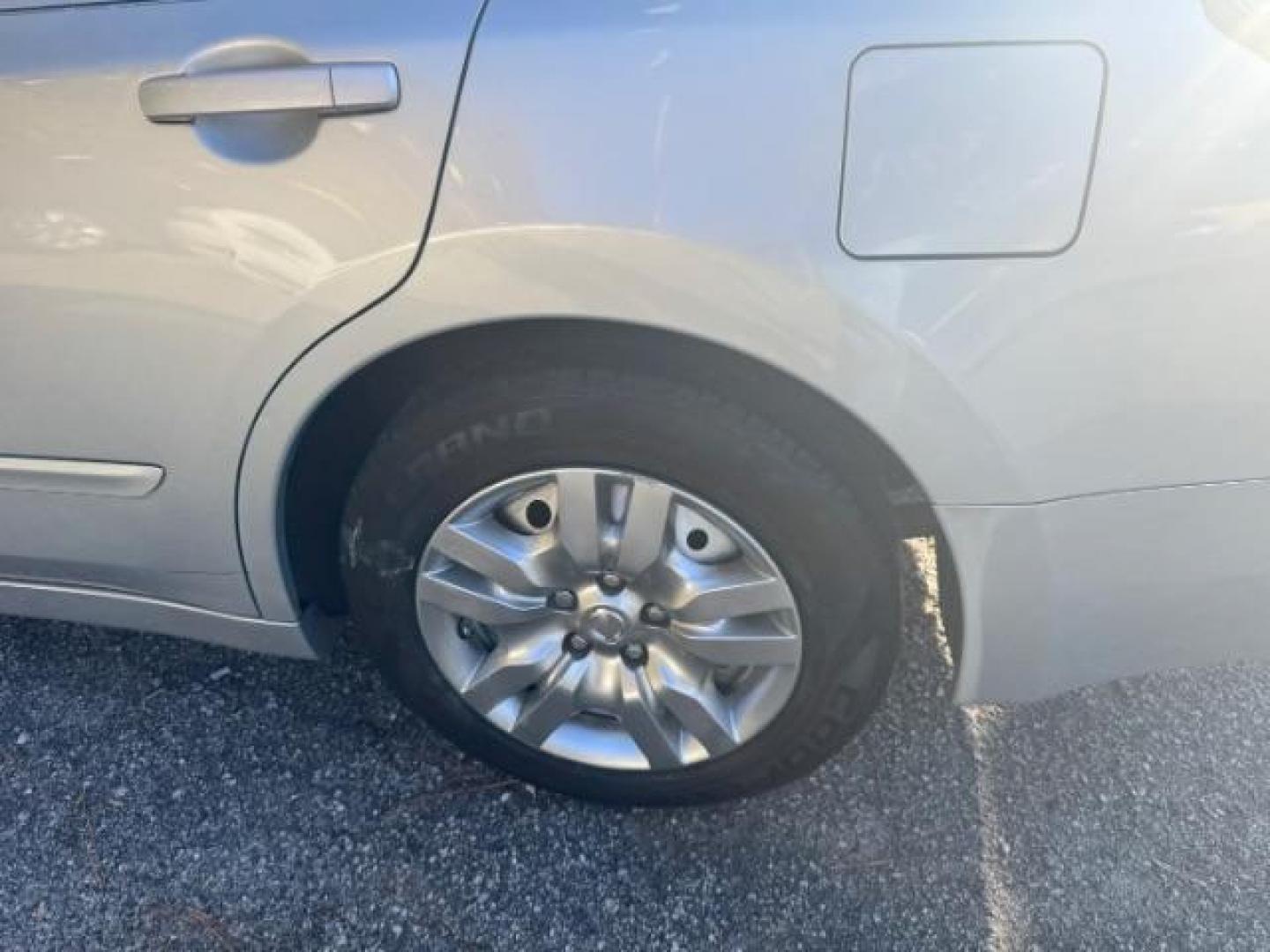 2011 Gray Nissan Altima 2.5 (1N4AL2AP4BC) with an 2.5L L4 DOHC 16V engine, Automatic transmission, located at 1806 Veterans Memorial Hwy SW, Austell, GA, 30168, (770) 944-9558, 33.817959, -84.606987 - Photo#19