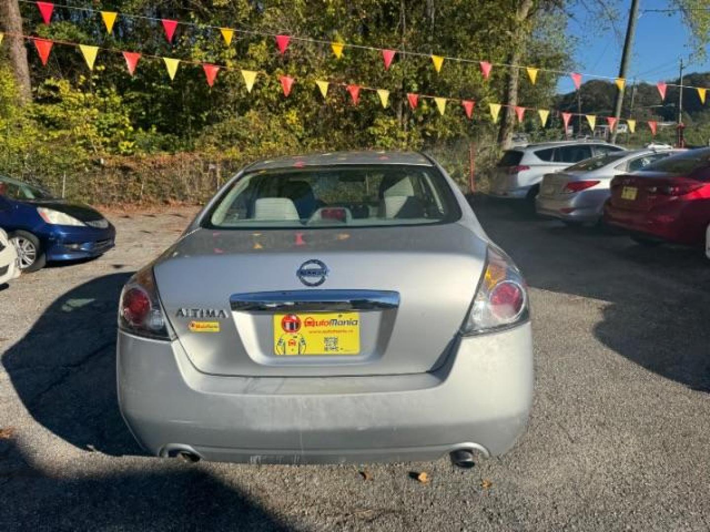 2011 Gray Nissan Altima 2.5 (1N4AL2AP4BC) with an 2.5L L4 DOHC 16V engine, Automatic transmission, located at 1806 Veterans Memorial Hwy SW, Austell, GA, 30168, (770) 944-9558, 33.817959, -84.606987 - Photo#4