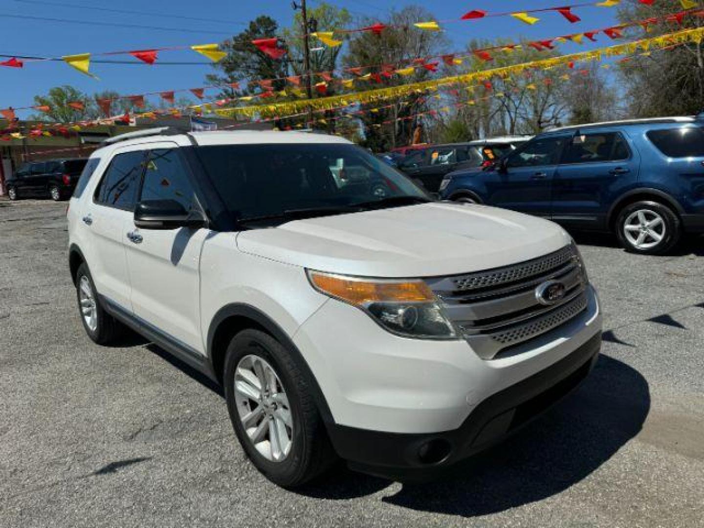 2013 White Ford Explorer XLT FWD (1FM5K7D80DG) with an 3.5L V6 DOHC 24V engine, 6-Speed Automatic transmission, located at 1806 Veterans Memorial Hwy SW, Austell, GA, 30168, (770) 944-9558, 33.817959, -84.606987 - Photo#2