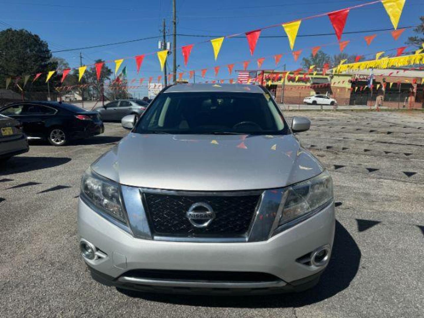 2015 Silver Nissan Pathfinder S 2WD (5N1AR2MN0FC) with an 3.5L V6 DOHC 24V engine, Continuously Variable Transmission transmission, located at 1806 Veterans Memorial Hwy SW, Austell, GA, 30168, (770) 944-9558, 33.817959, -84.606987 - Photo#1