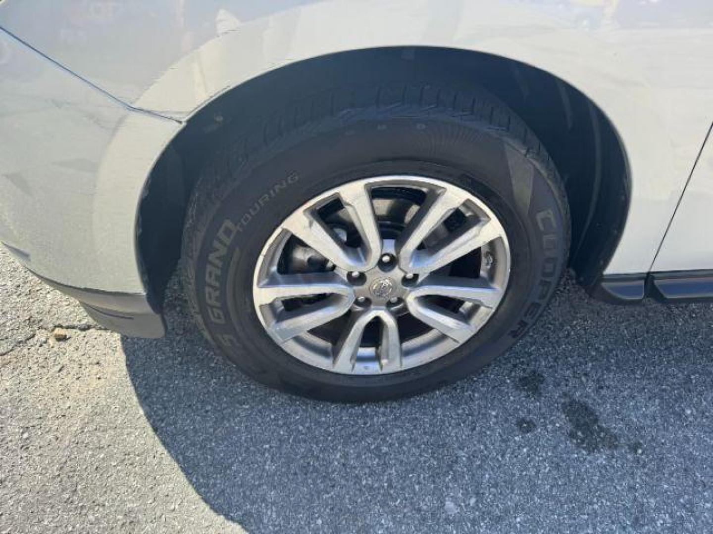 2015 Silver Nissan Pathfinder S 2WD (5N1AR2MN0FC) with an 3.5L V6 DOHC 24V engine, Continuously Variable Transmission transmission, located at 1806 Veterans Memorial Hwy SW, Austell, GA, 30168, (770) 944-9558, 33.817959, -84.606987 - Photo#20