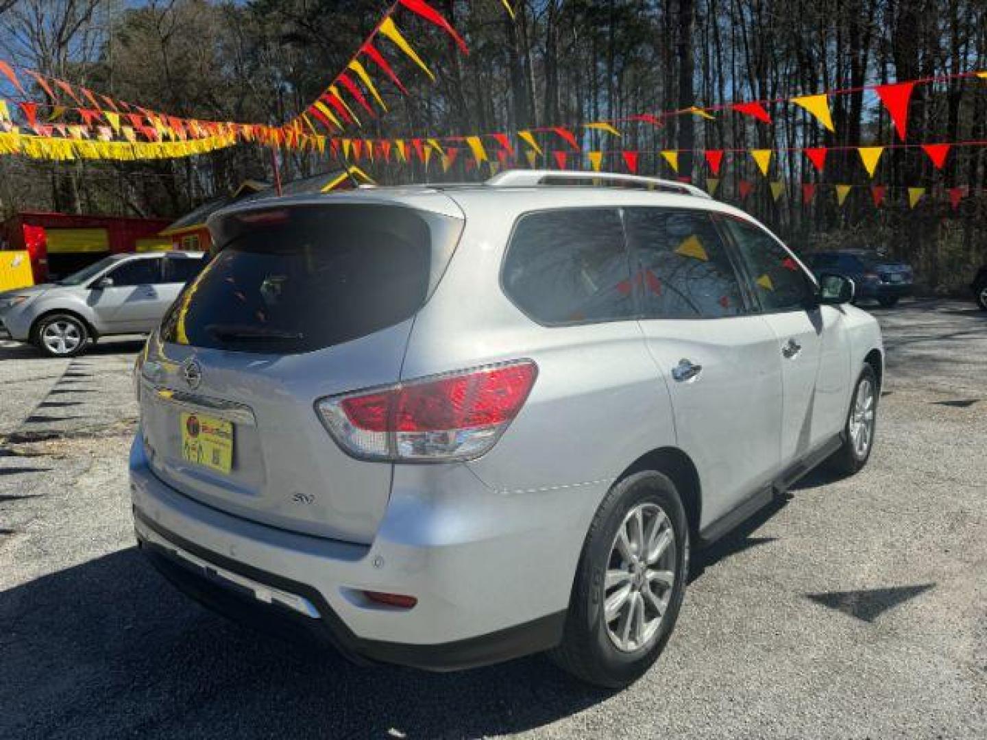 2015 Silver Nissan Pathfinder S 2WD (5N1AR2MN0FC) with an 3.5L V6 DOHC 24V engine, Continuously Variable Transmission transmission, located at 1806 Veterans Memorial Hwy SW, Austell, GA, 30168, (770) 944-9558, 33.817959, -84.606987 - Photo#3