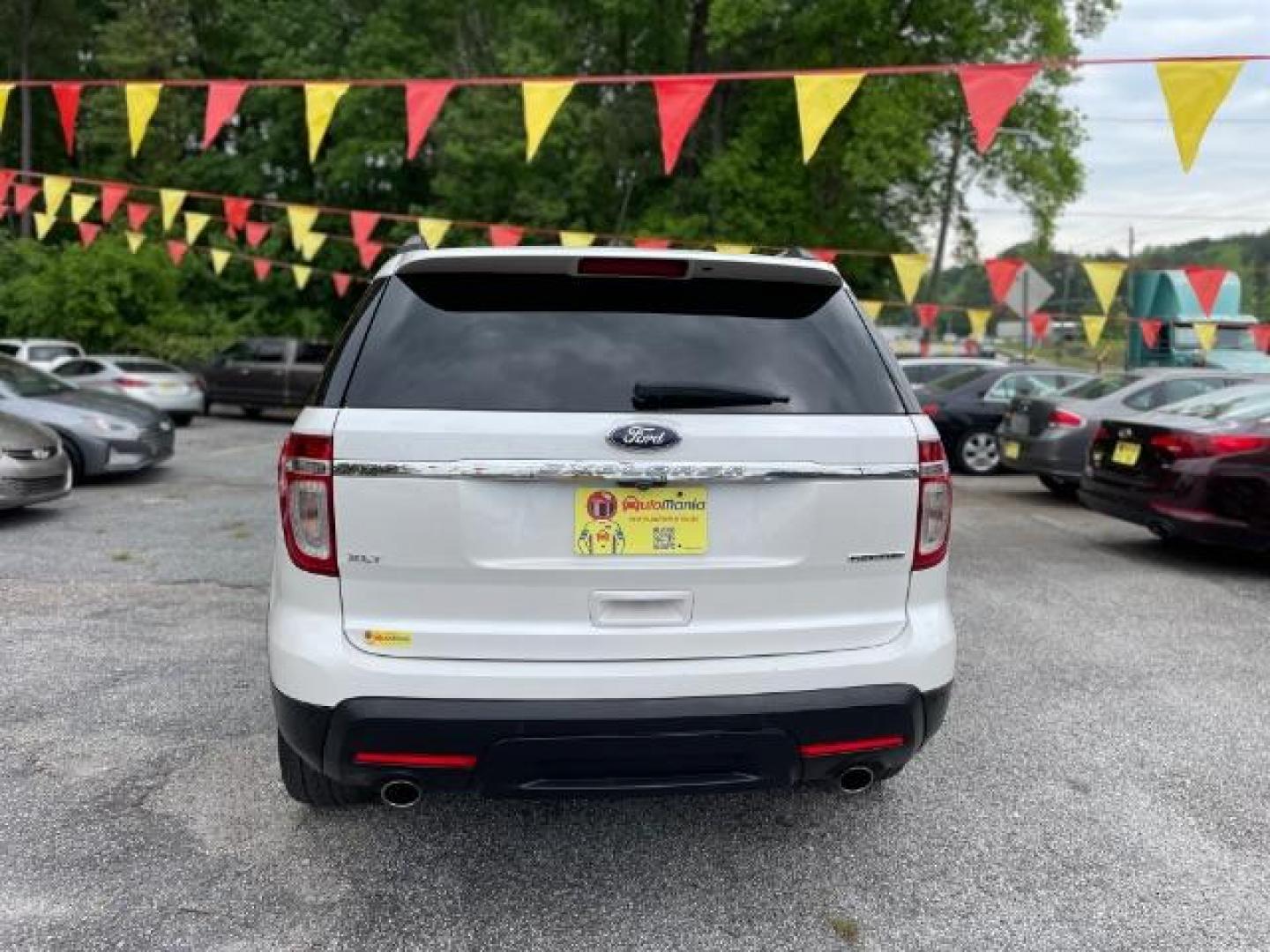 2013 White Ford Explorer XLT FWD (1FM5K7D80DG) with an 3.5L V6 DOHC 24V engine, 6-Speed Automatic transmission, located at 1806 Veterans Memorial Hwy SW, Austell, GA, 30168, (770) 944-9558, 33.817959, -84.606987 - Photo#3