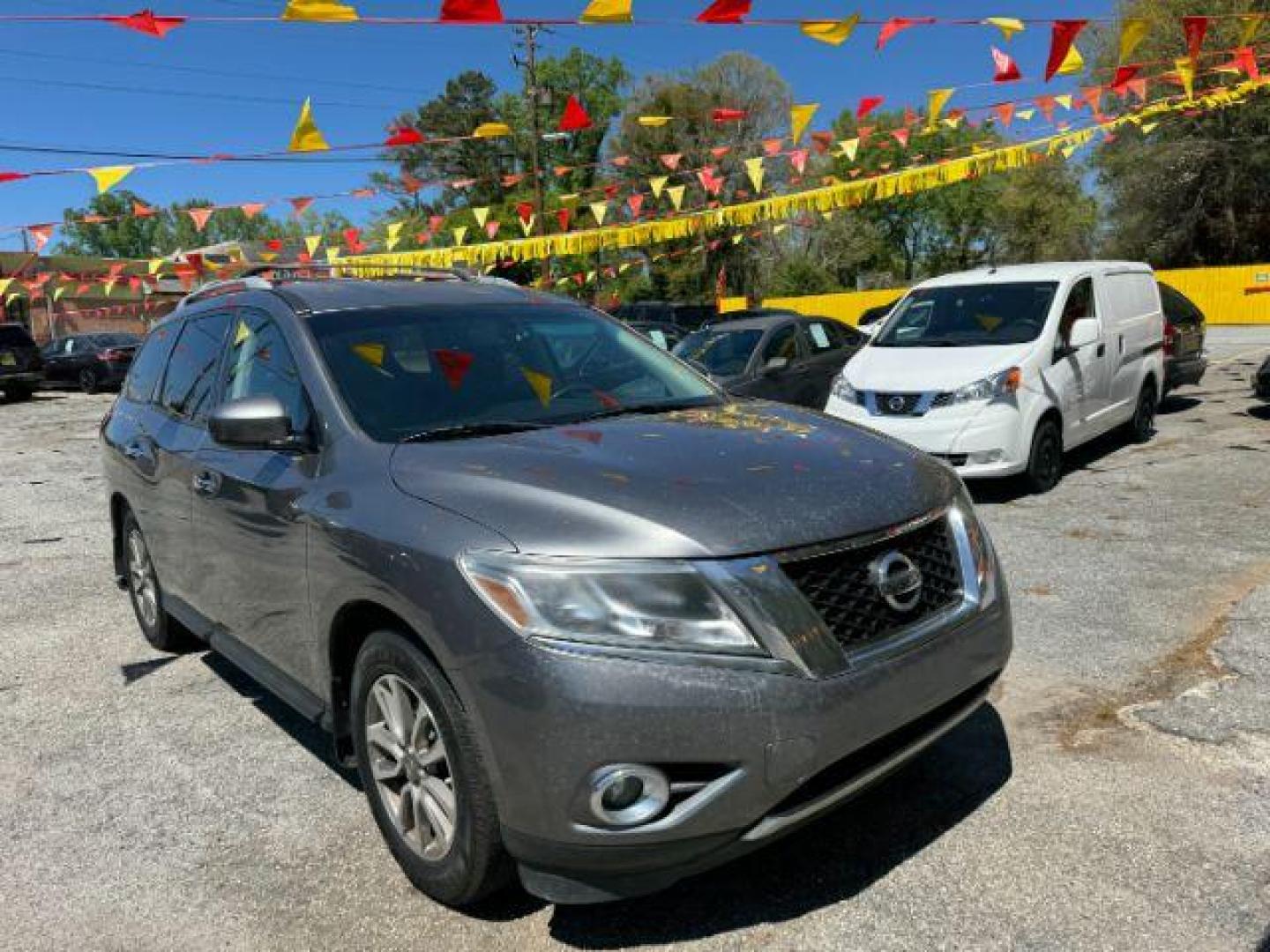 2015 Gray Nissan Pathfinder SV 2WD (5N1AR2MN1FC) with an 3.5L V6 DOHC 24V engine, Continuously Variable Transmission transmission, located at 1806 Veterans Memorial Hwy SW, Austell, GA, 30168, (770) 944-9558, 33.817959, -84.606987 - Photo#2