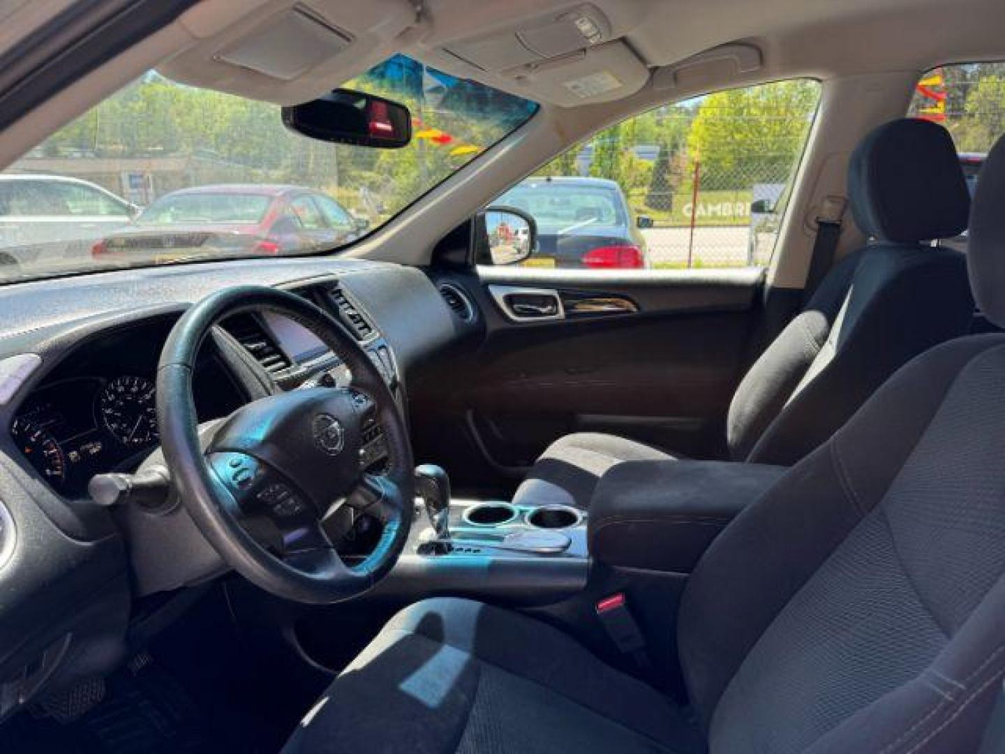 2015 Gray Nissan Pathfinder SV 2WD (5N1AR2MN1FC) with an 3.5L V6 DOHC 24V engine, Continuously Variable Transmission transmission, located at 1806 Veterans Memorial Hwy SW, Austell, GA, 30168, (770) 944-9558, 33.817959, -84.606987 - Photo#4