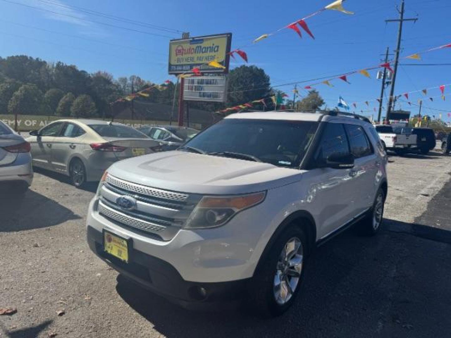 2013 White Ford Explorer XLT FWD (1FM5K7D87DG) with an 3.5L V6 DOHC 24V engine, 6-Speed Automatic transmission, located at 1806 Veterans Memorial Hwy SW, Austell, GA, 30168, (770) 944-9558, 33.817959, -84.606987 - Photo#0