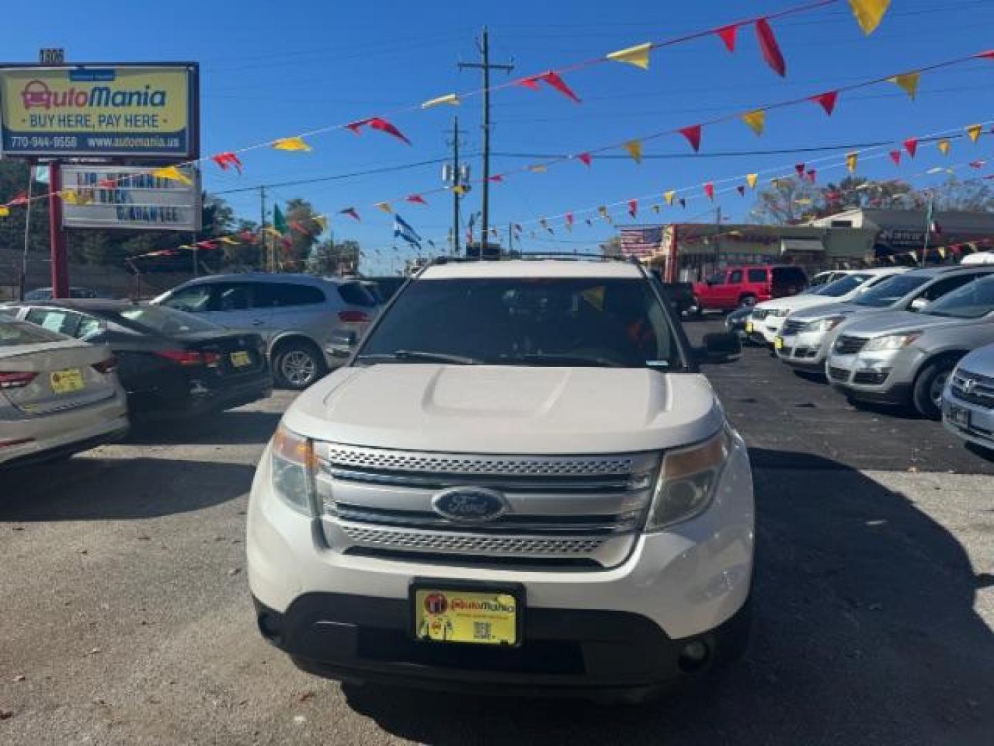 2013 White Ford Explorer XLT FWD (1FM5K7D87DG) with an 3.5L V6 DOHC 24V engine, 6-Speed Automatic transmission, located at 1806 Veterans Memorial Hwy SW, Austell, GA, 30168, (770) 944-9558, 33.817959, -84.606987 - Photo#2